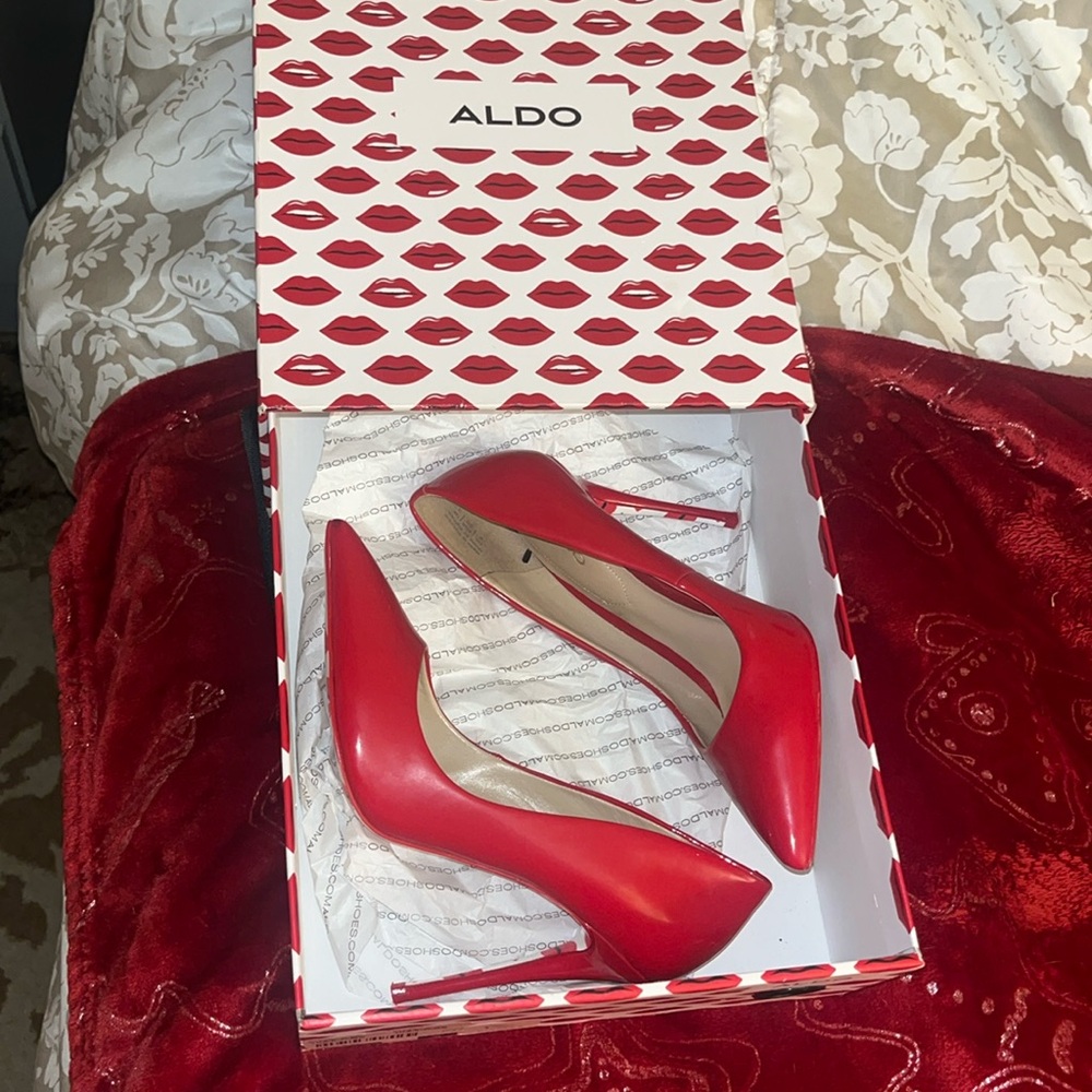Red heels - Picture 4 of 5